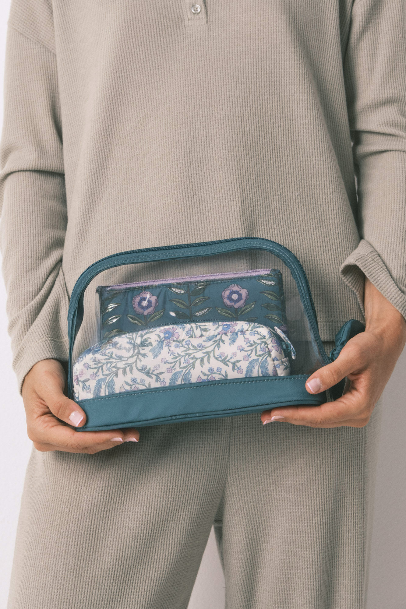 Women'secret Pack of 3 green printed toiletry bags