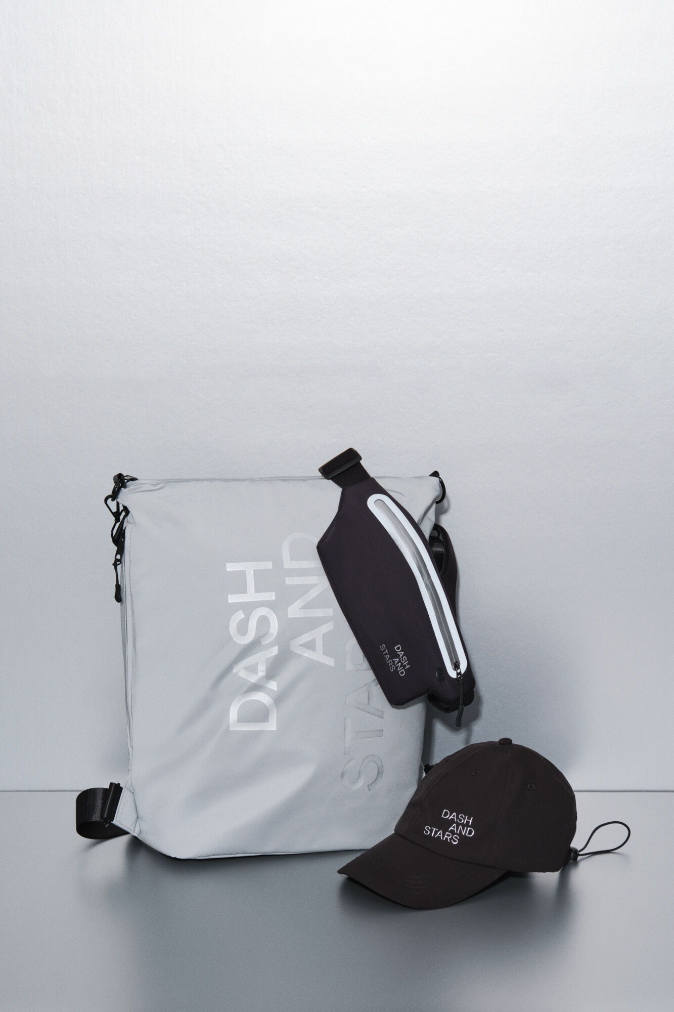 Womensecret Conjunto de gorra, mochila y ri&ntilde;onera 