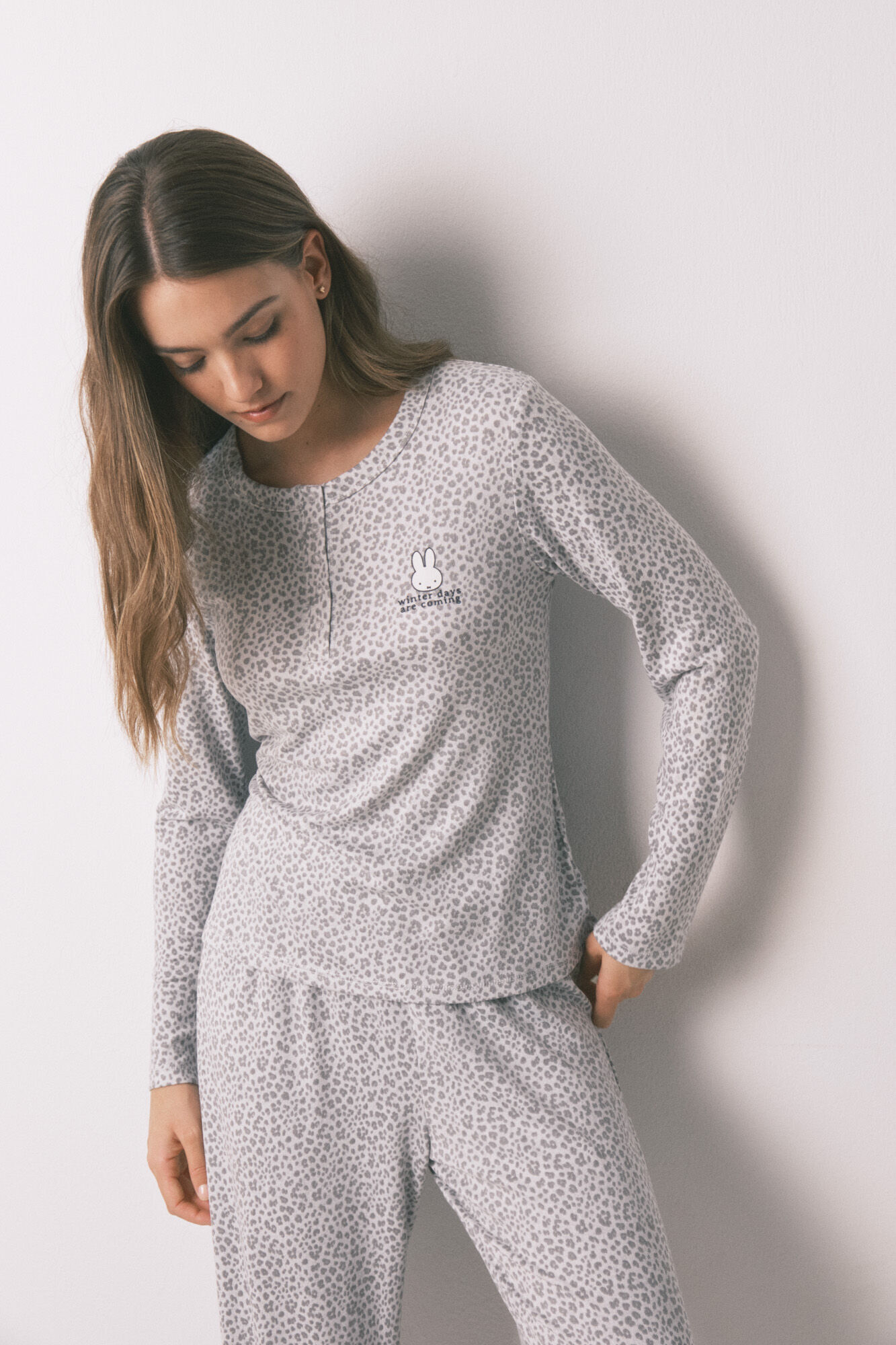 Womensecret Conjunto de zapatillas, neceser y pijama 