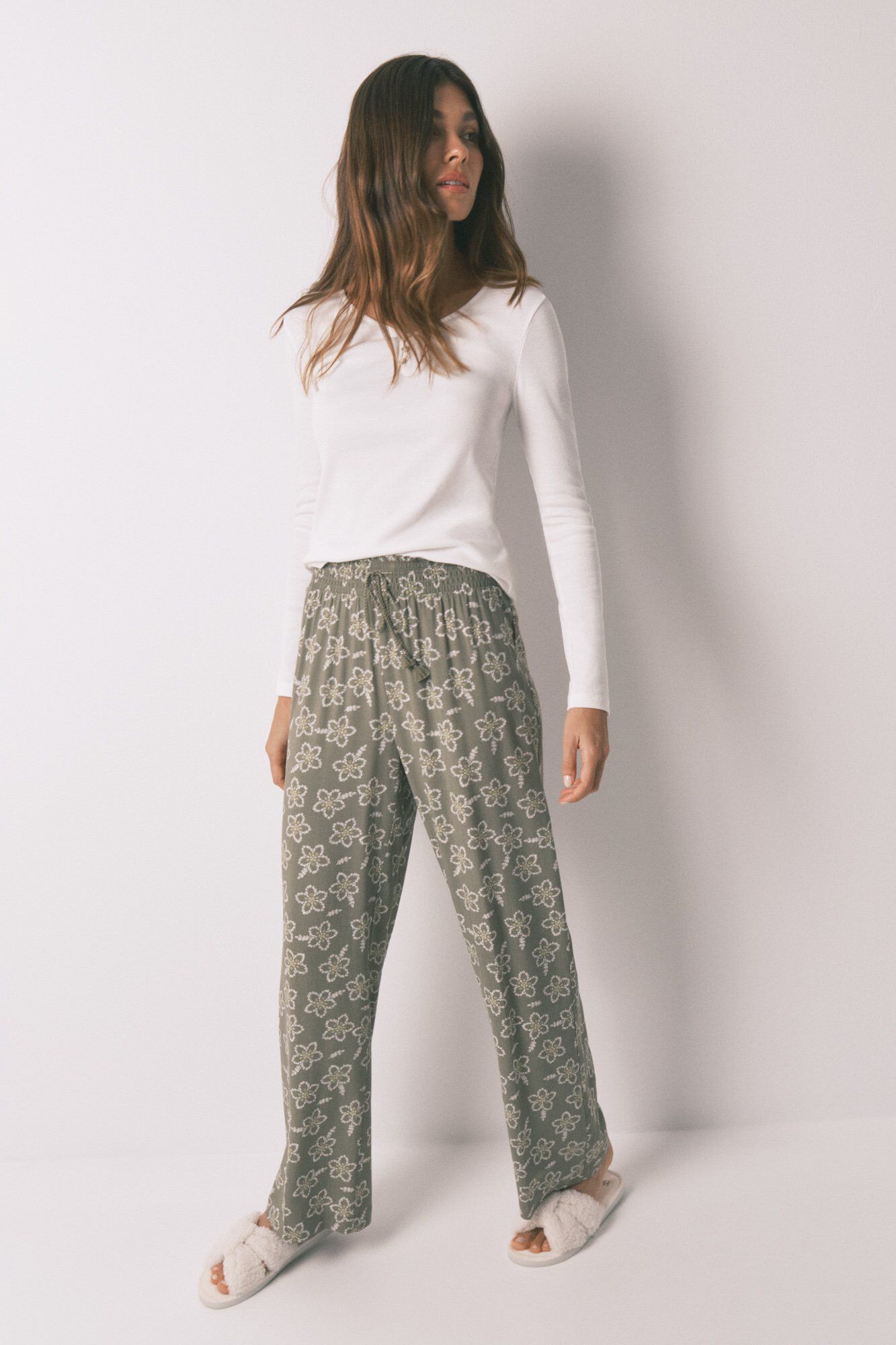 Womensecret Flowers and trouser set 