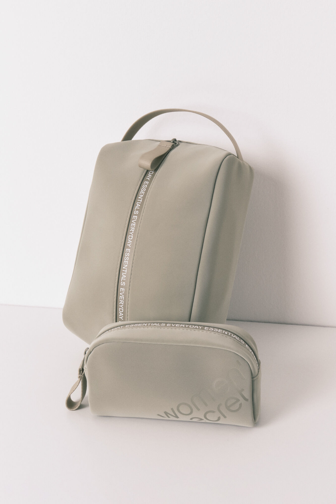 Womensecret Case and case set 