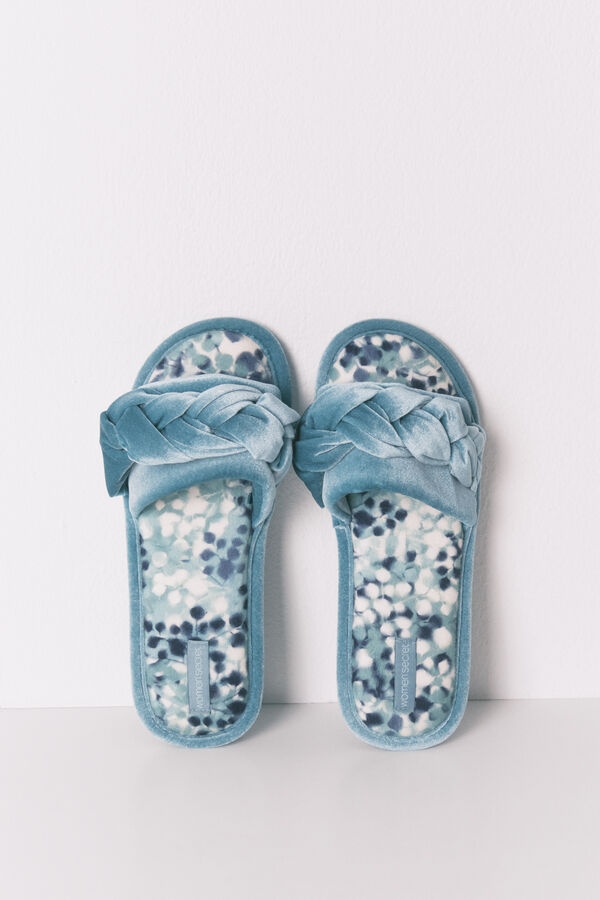 Womensecret Slippers and nightgown set 