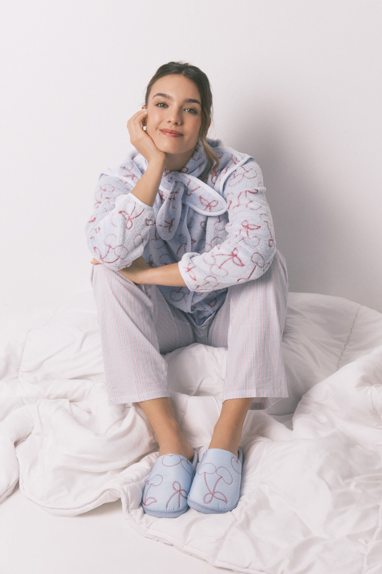 Womensecret Slippers and robe set 