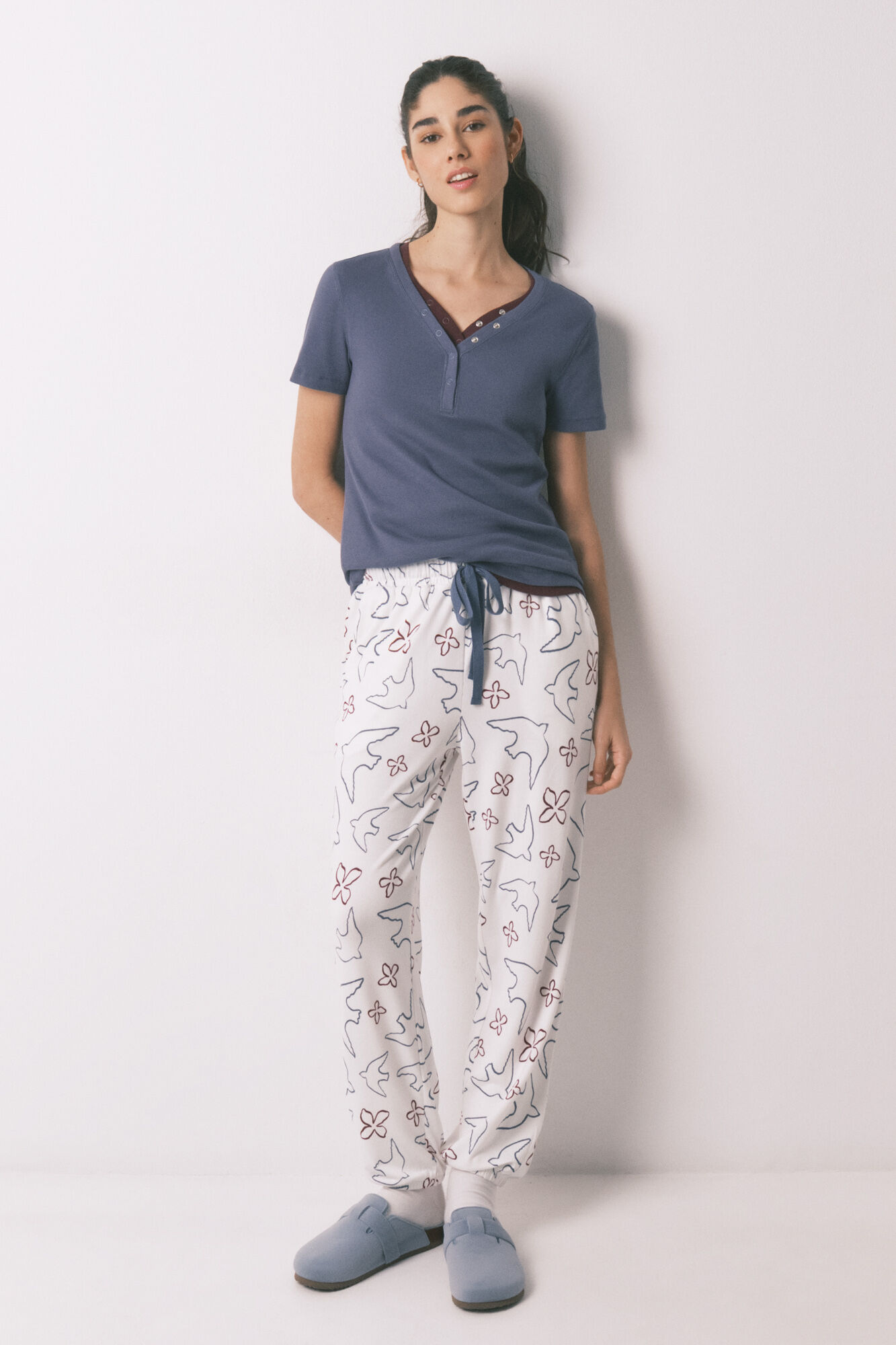 Womensecret Slippers, trousers and t-shirt set 