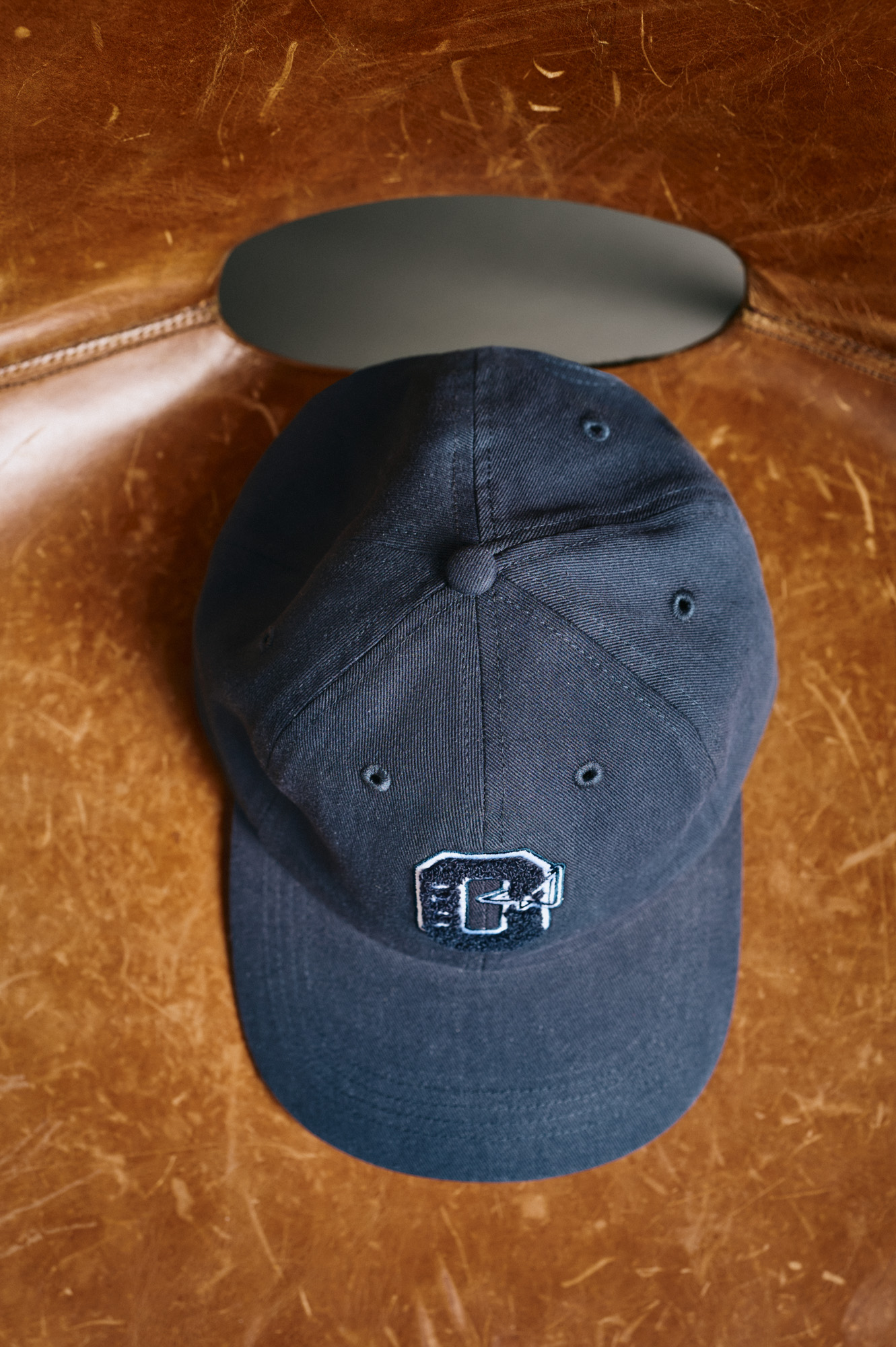 Gorra visera textil Gorras de hombre WomenSecret