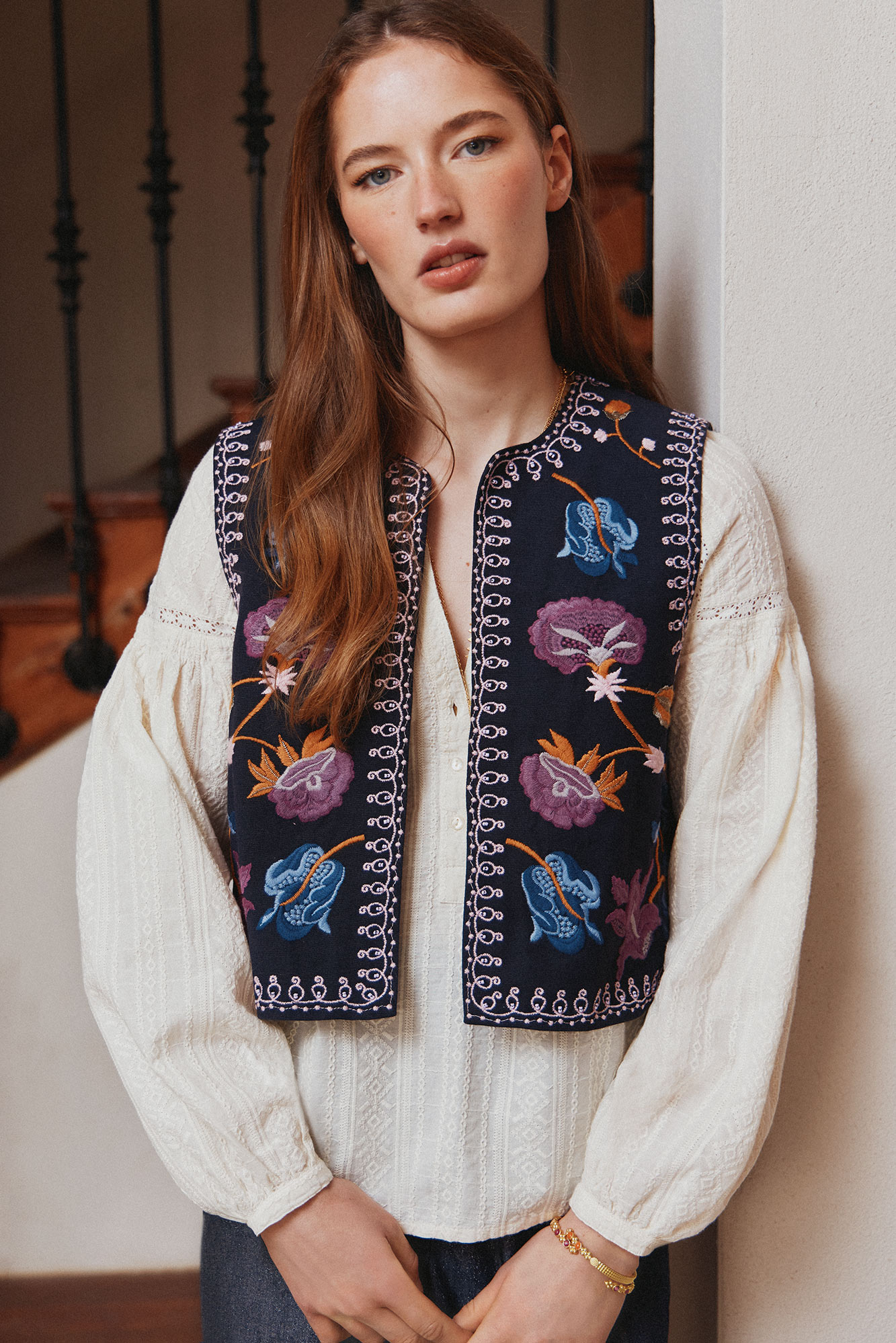 Carmen. Embroidered cotton waistcoat