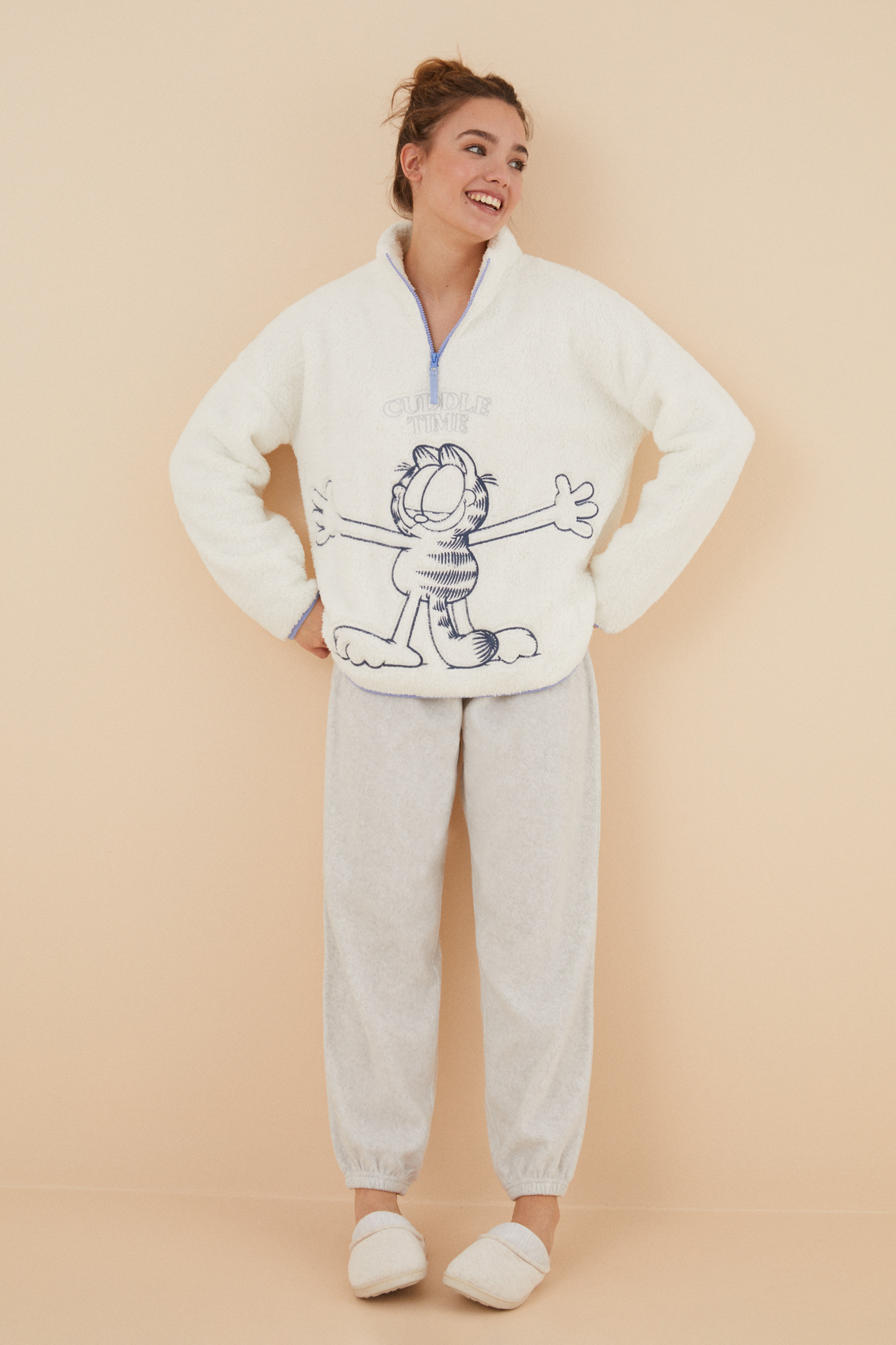 Pijama polar Garfield blanco | Ropa de dormir de mujer y homewear | WomenSecret