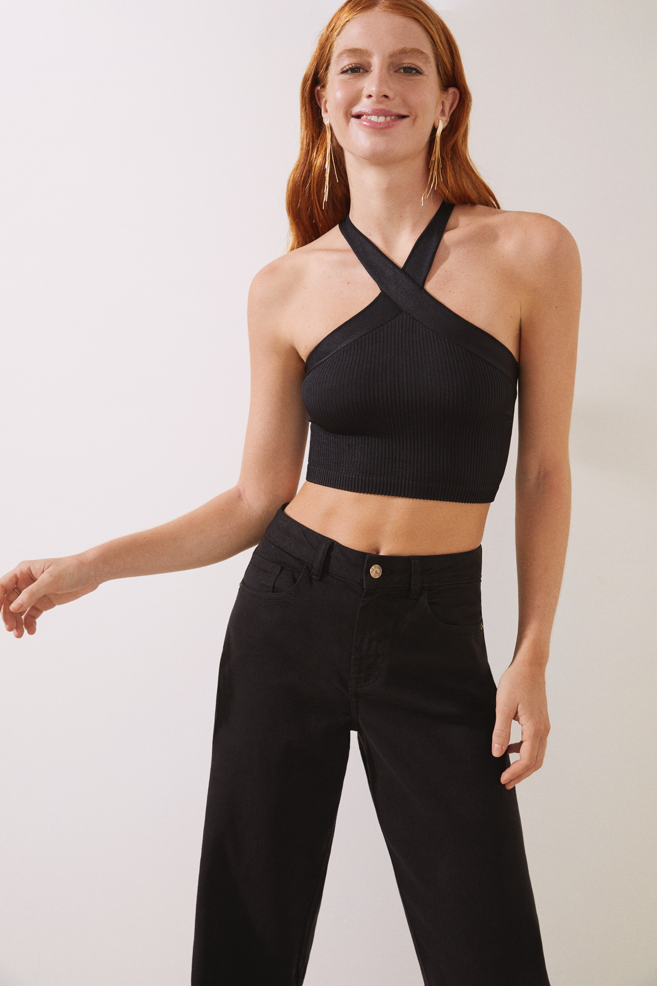 Top halter canalé negro | Camisetas de mujer | WomenSecret