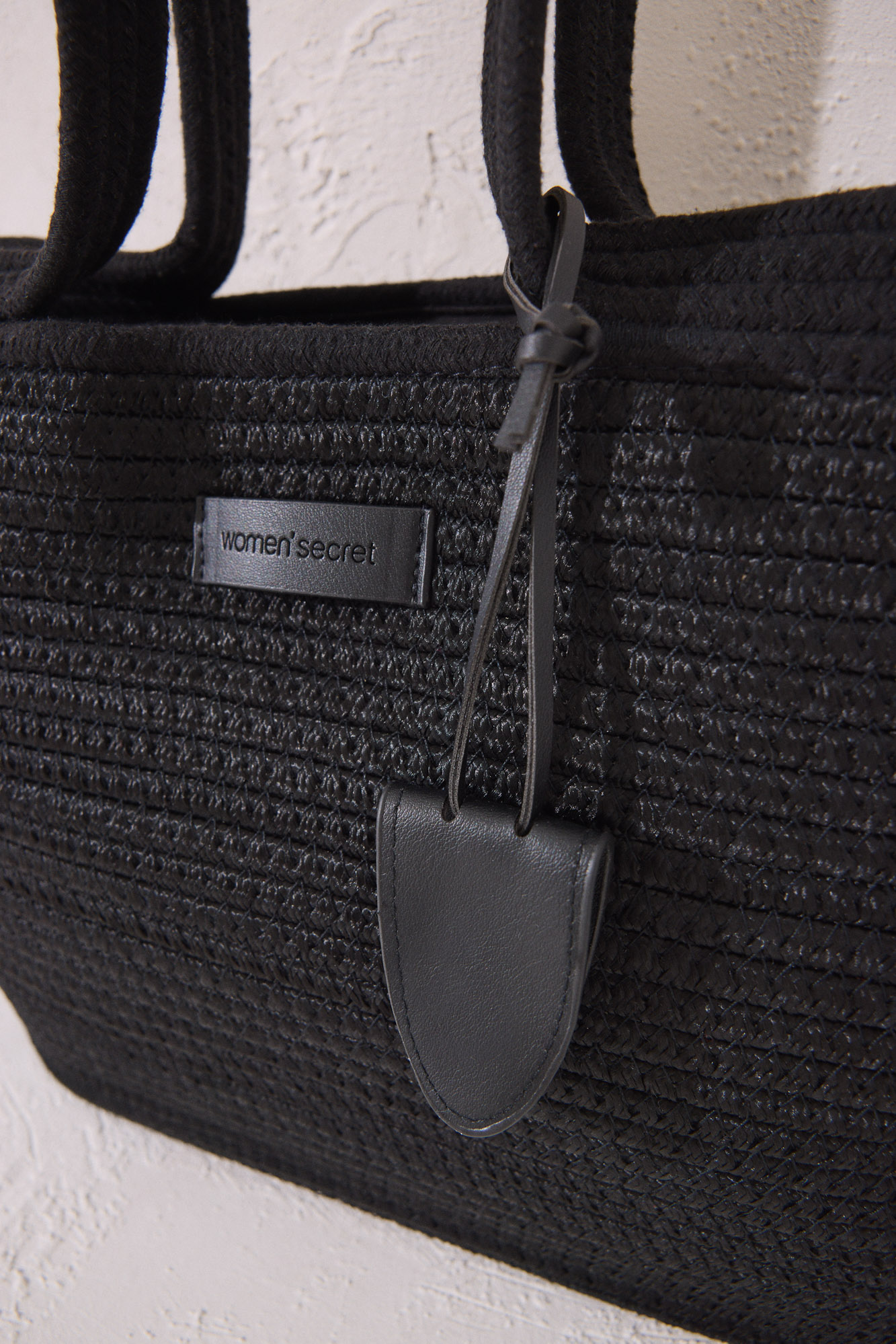 True Decadence Samt Clutch Schwarz Acrylic Clutch