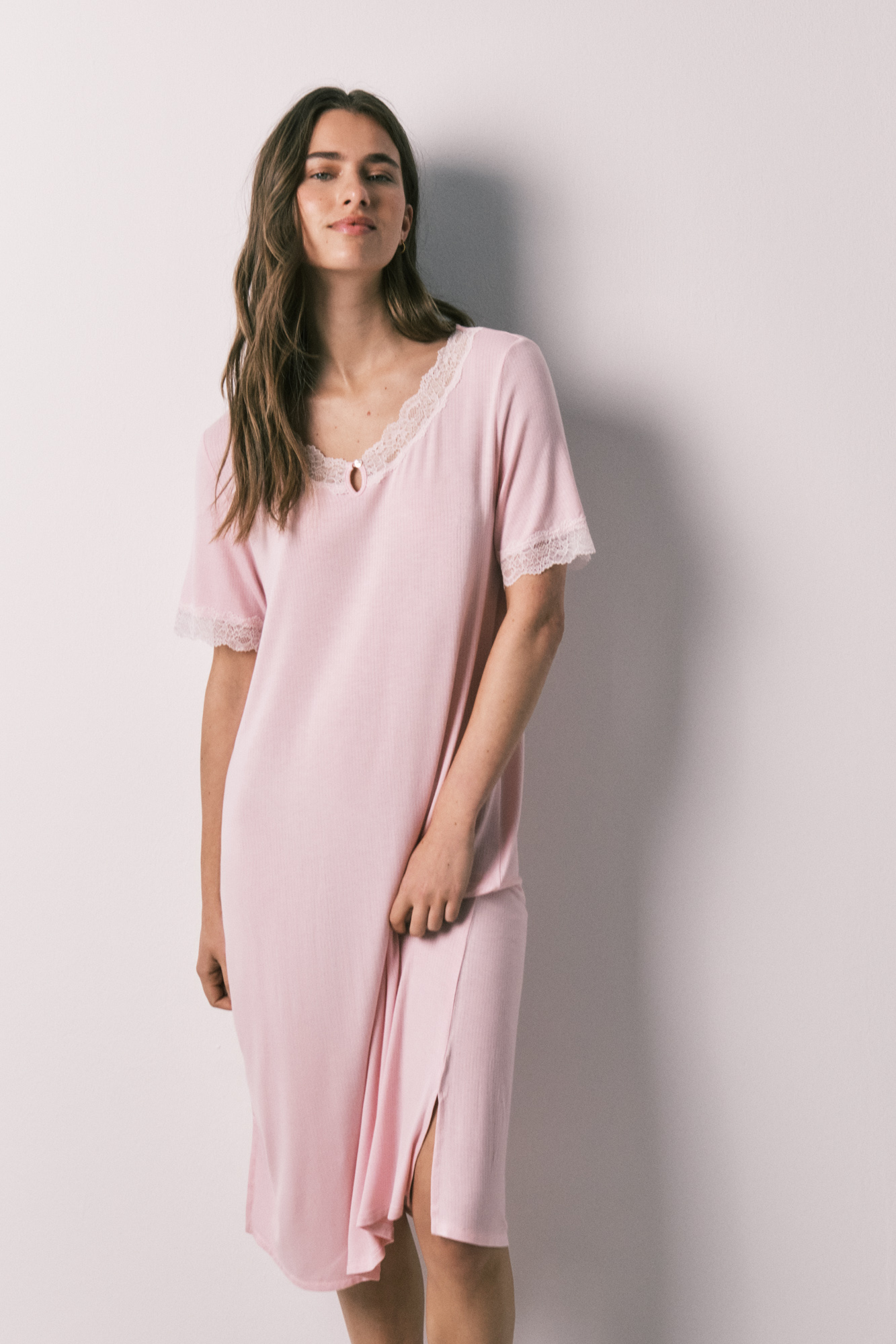 Women'secret Camisón midi viscosa y encaje rosa
