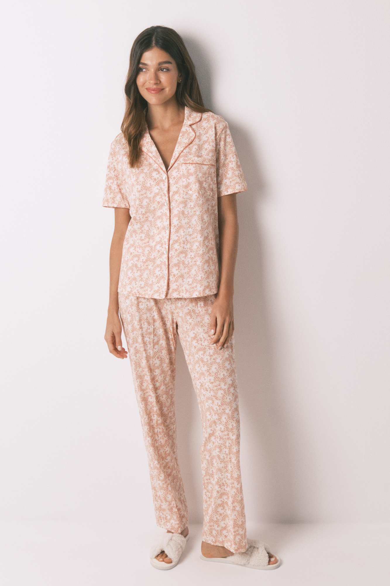 Pijama camiseiro 100% algodão com flores laranja | Pijamas de