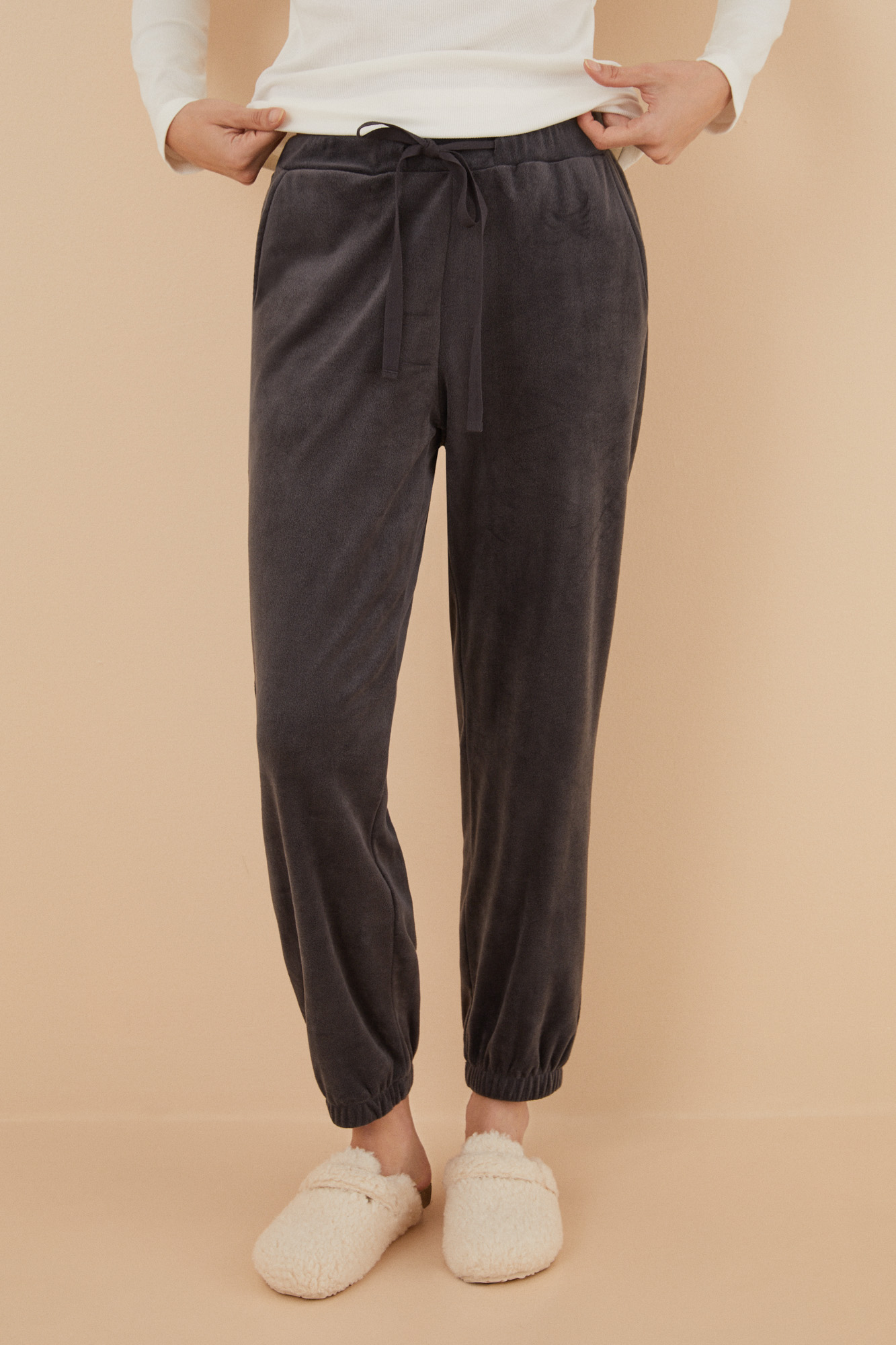 Pantalón largo terciopelo gris | Ropa de dormir de mujer y homewear | WomenSecret