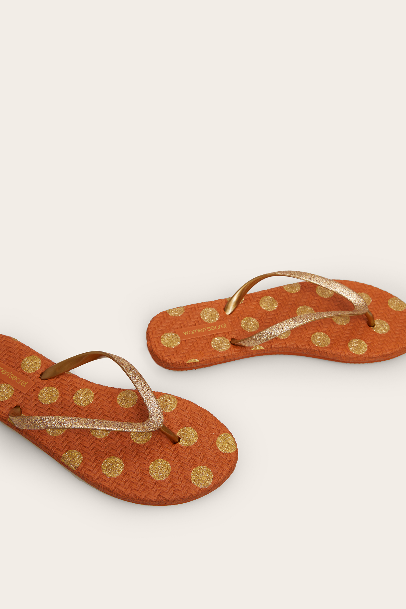 polka dot flip flops