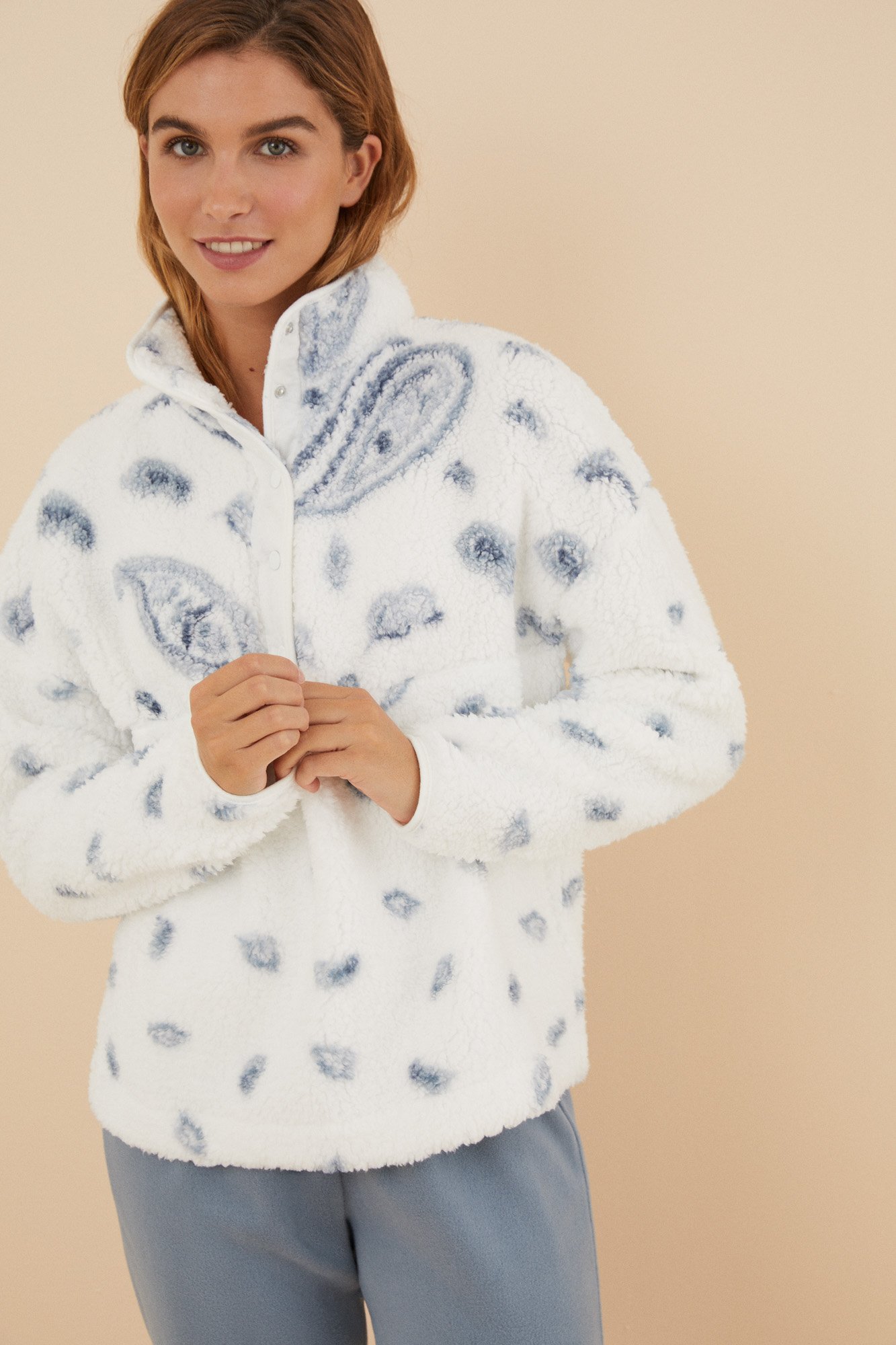 Pijama largo borreguito y polar Paisley | Ropa de dormir de mujer y homewear | WomenSecret