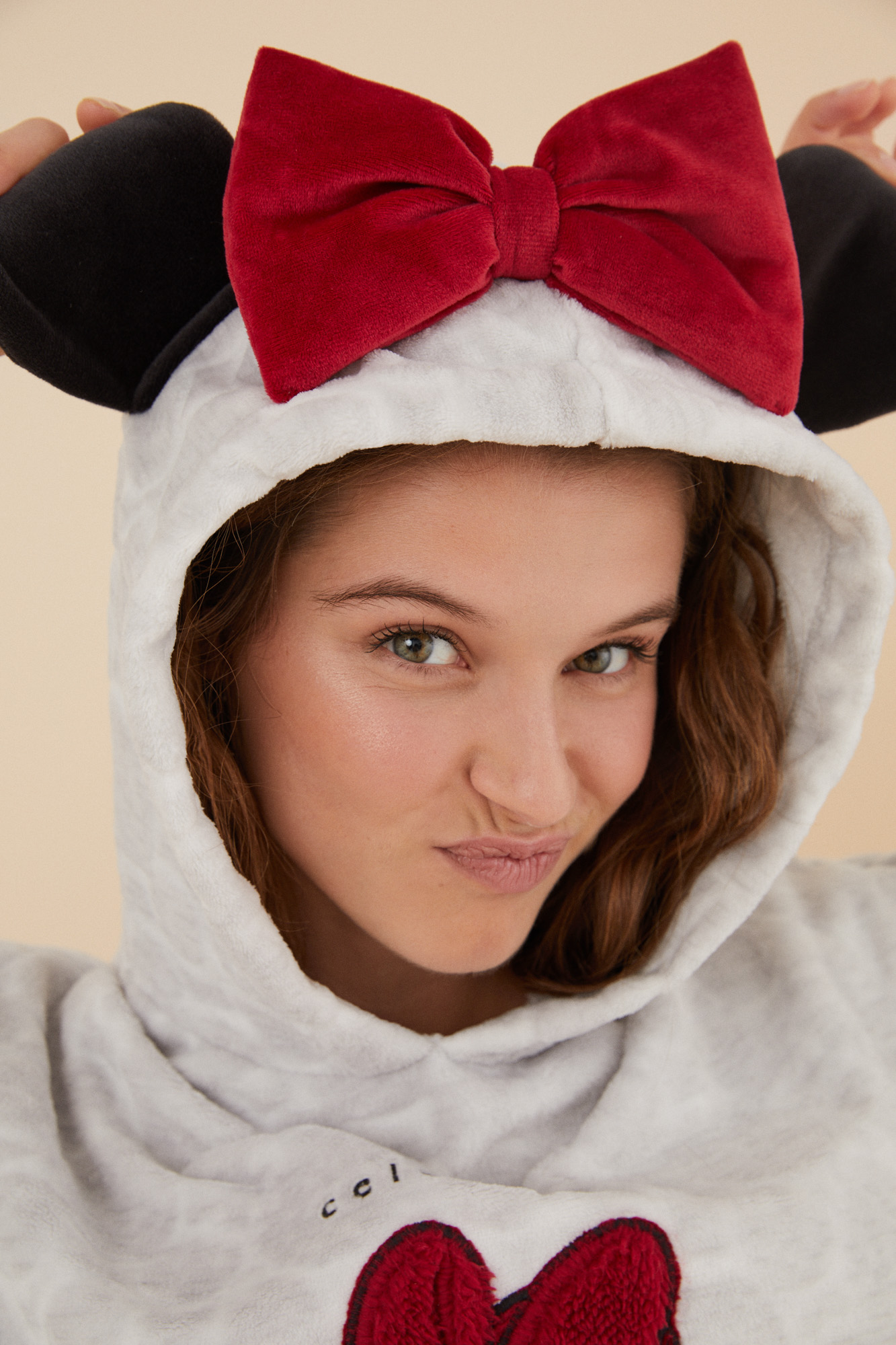 Disney Minnie Mouse - Chaqueta con capucha para niña, con orejas y moño