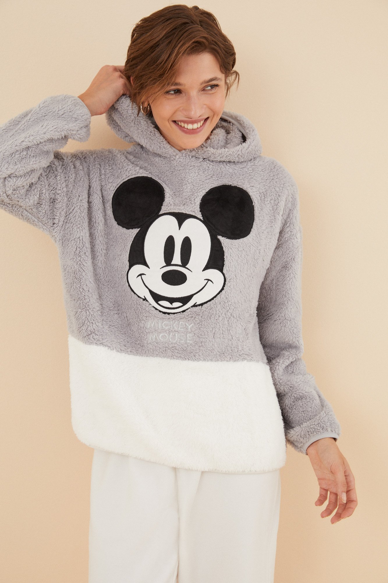 Pijama largo pelo esponjoso Mickey Mouse | Ropa de dormir de mujer y homewear | WomenSecret